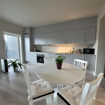 Apartment Modern In Bergen, Conveniently Located Near The Airport Softeland