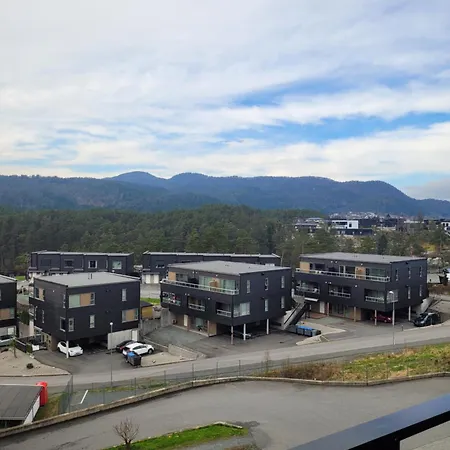Modern In Bergen, Conveniently Located Near The Airport